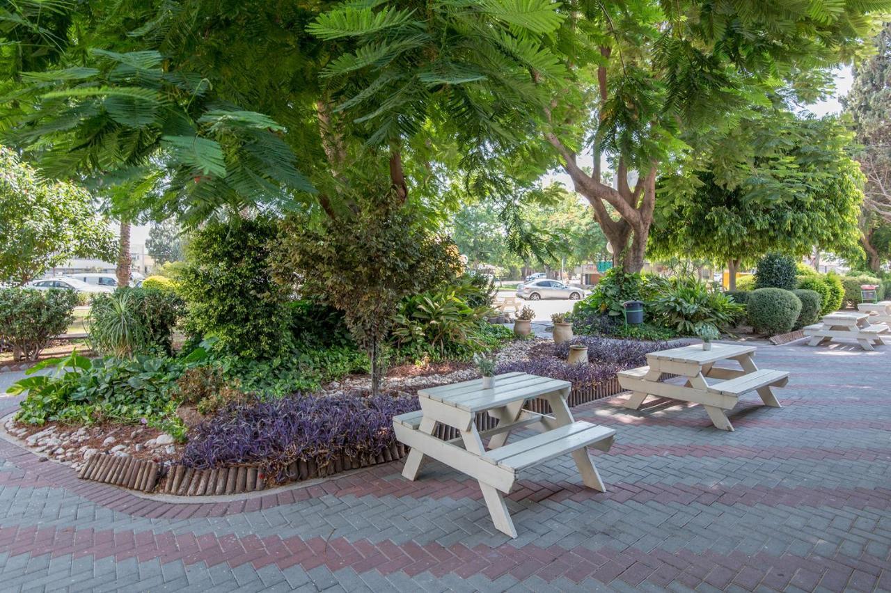 Готель Degania Bet Kibbutz Country Lodging Кіннерет Екстер'єр фото